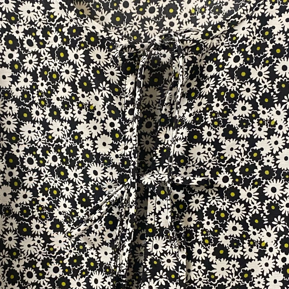 Levi's Black and White Floral Puff Long Sleeve Front Tie Blouse Size XL - Picture 7 of 16